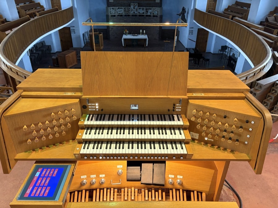 Neumuenster_Anscharkirche_Walcker-Orgel_002